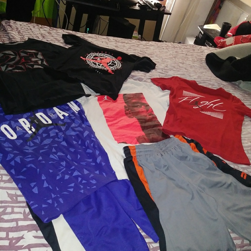 Boys jordan bundle. Size 8 /10